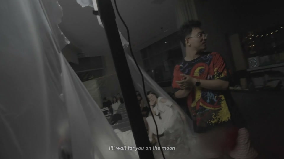 Film still at 2:32:13, Zi Chou: I'll wait for you on the moon.